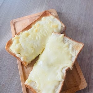 ヨーグルトチーズトースト